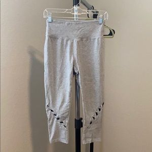 Lattice Cut Active Capri